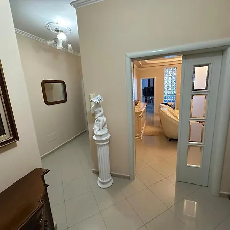 Deluxe Center *